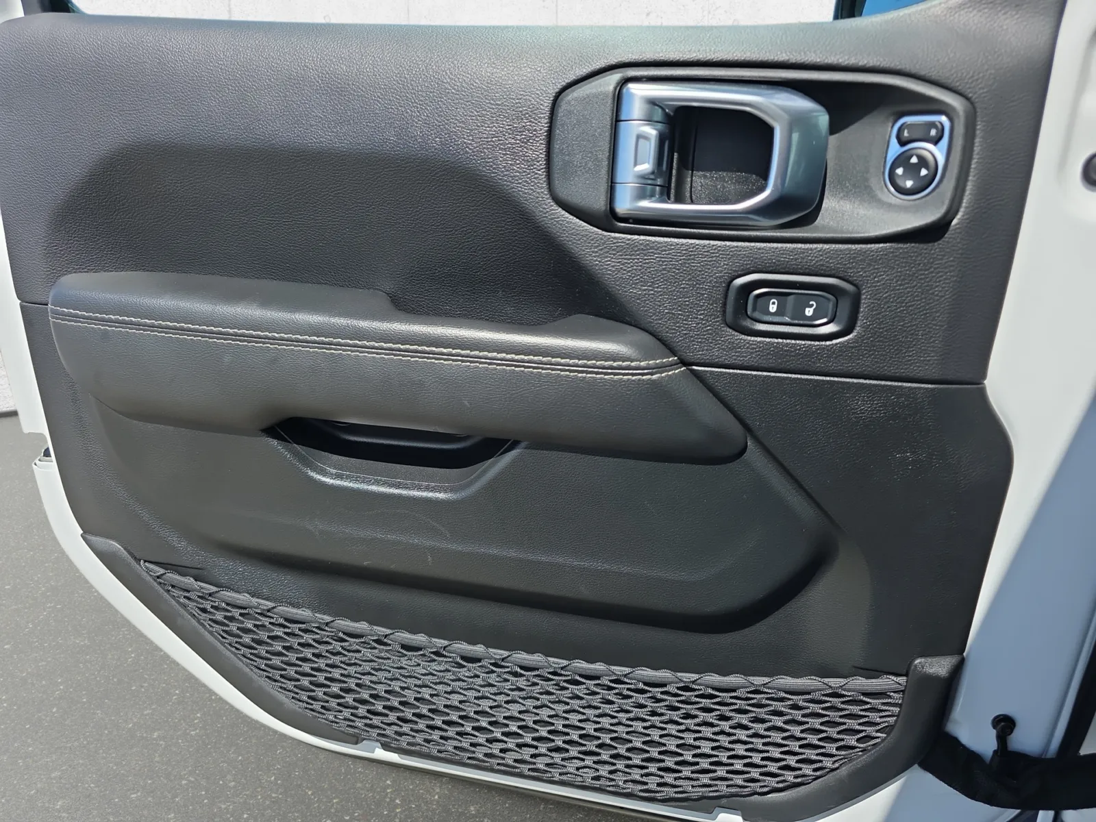 Jeep Wrangler photo 23