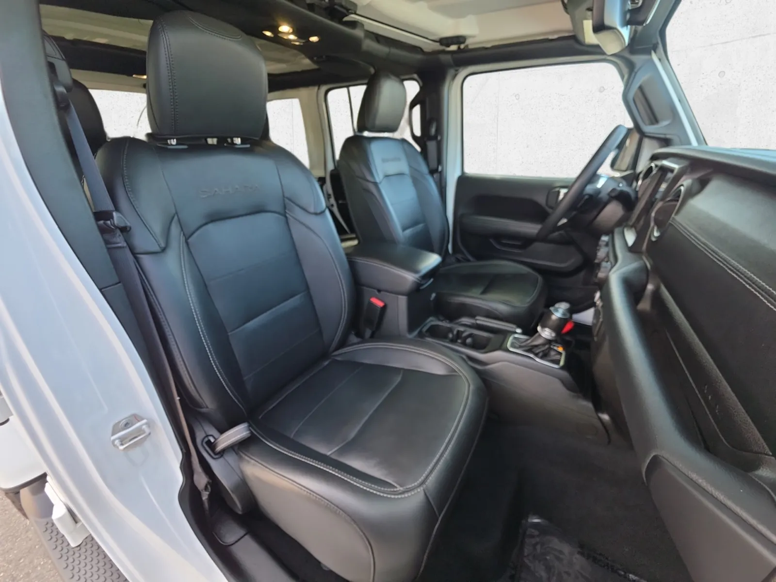Jeep Wrangler photo 29
