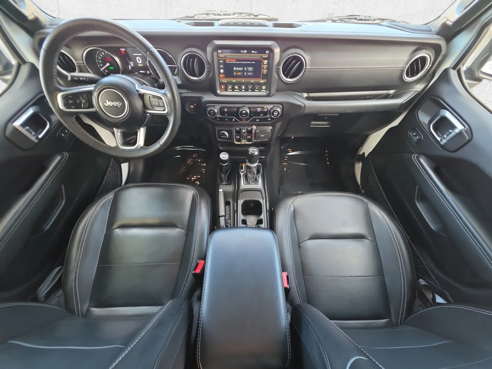 Jeep Wrangler photo 21