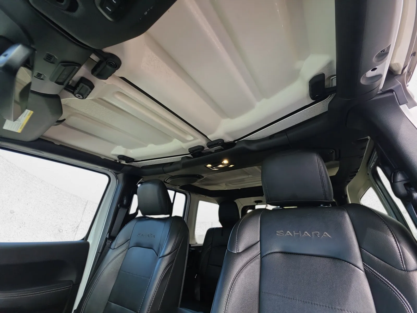 Jeep Wrangler photo 19