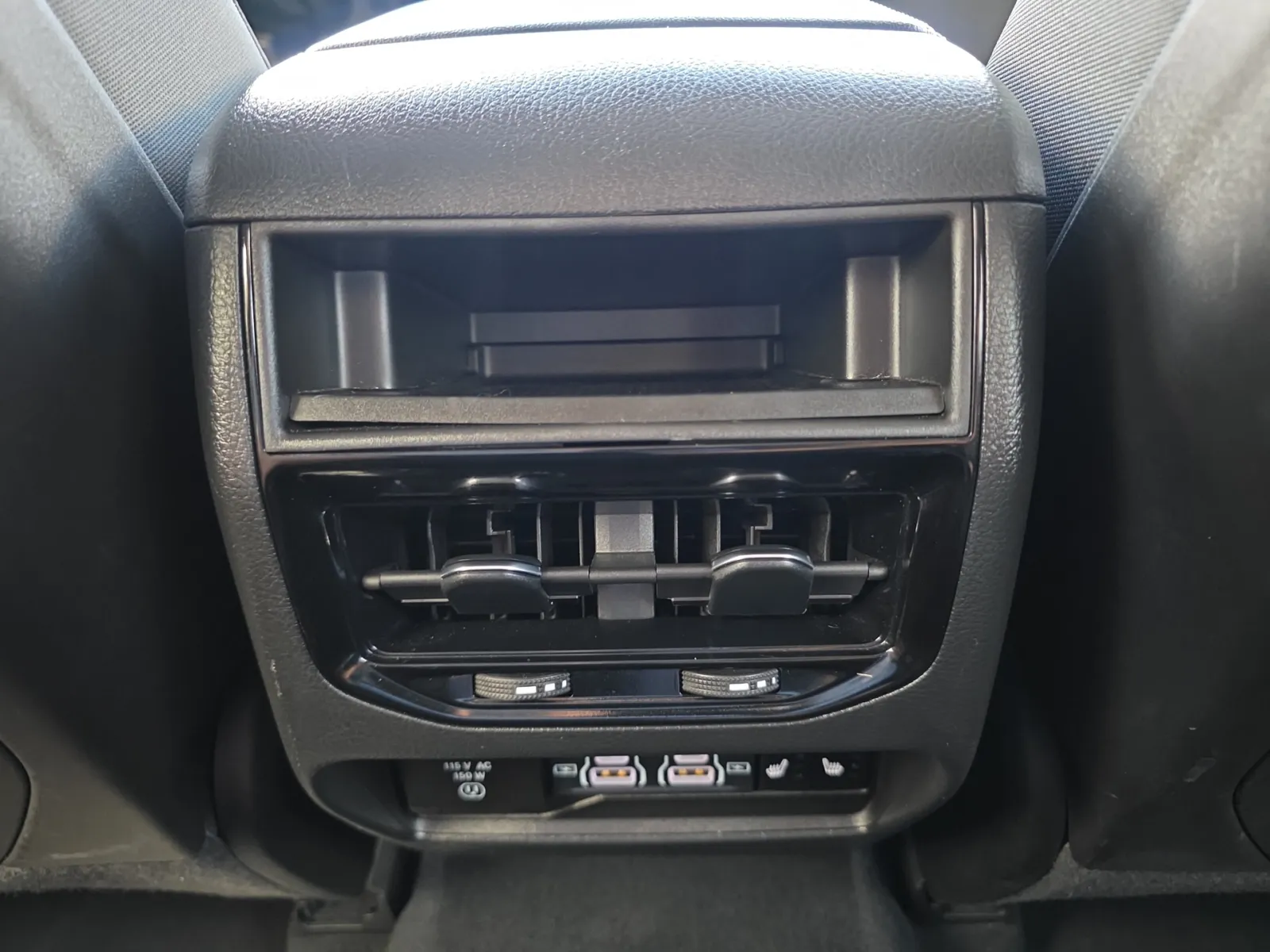 Jeep Grand Cherokee photo 22