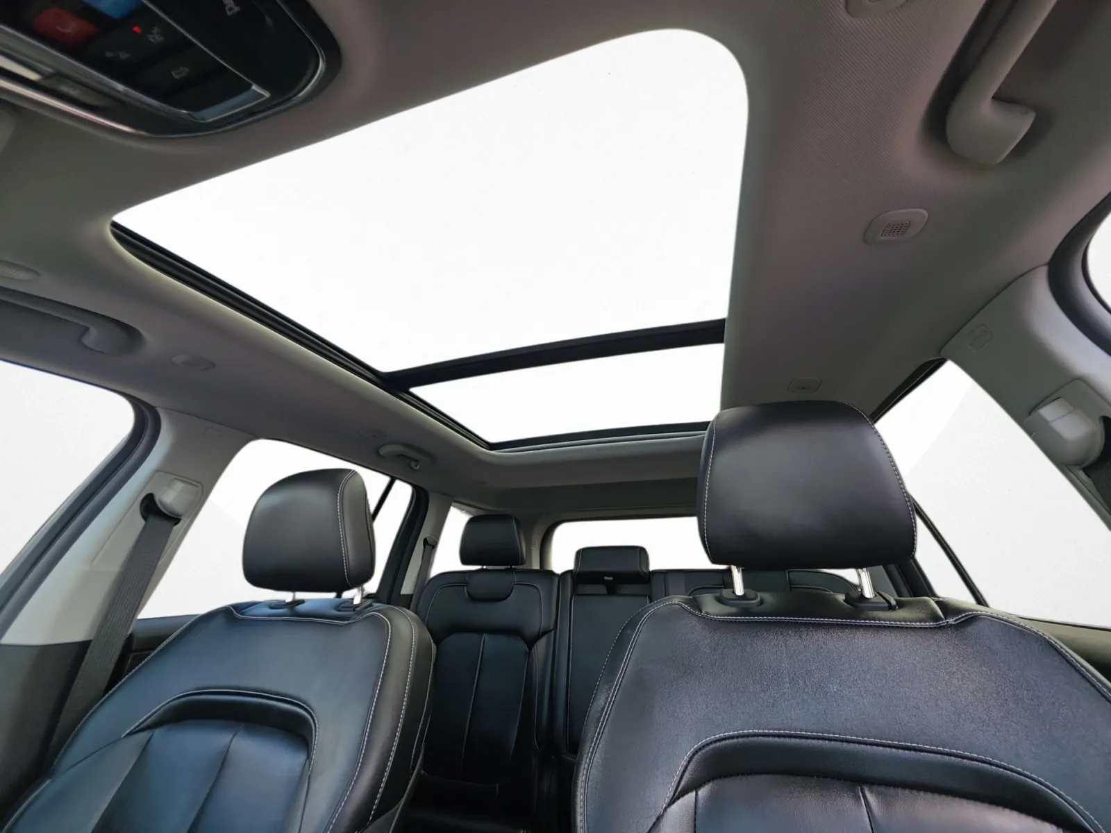 Jeep Grand Cherokee photo 19