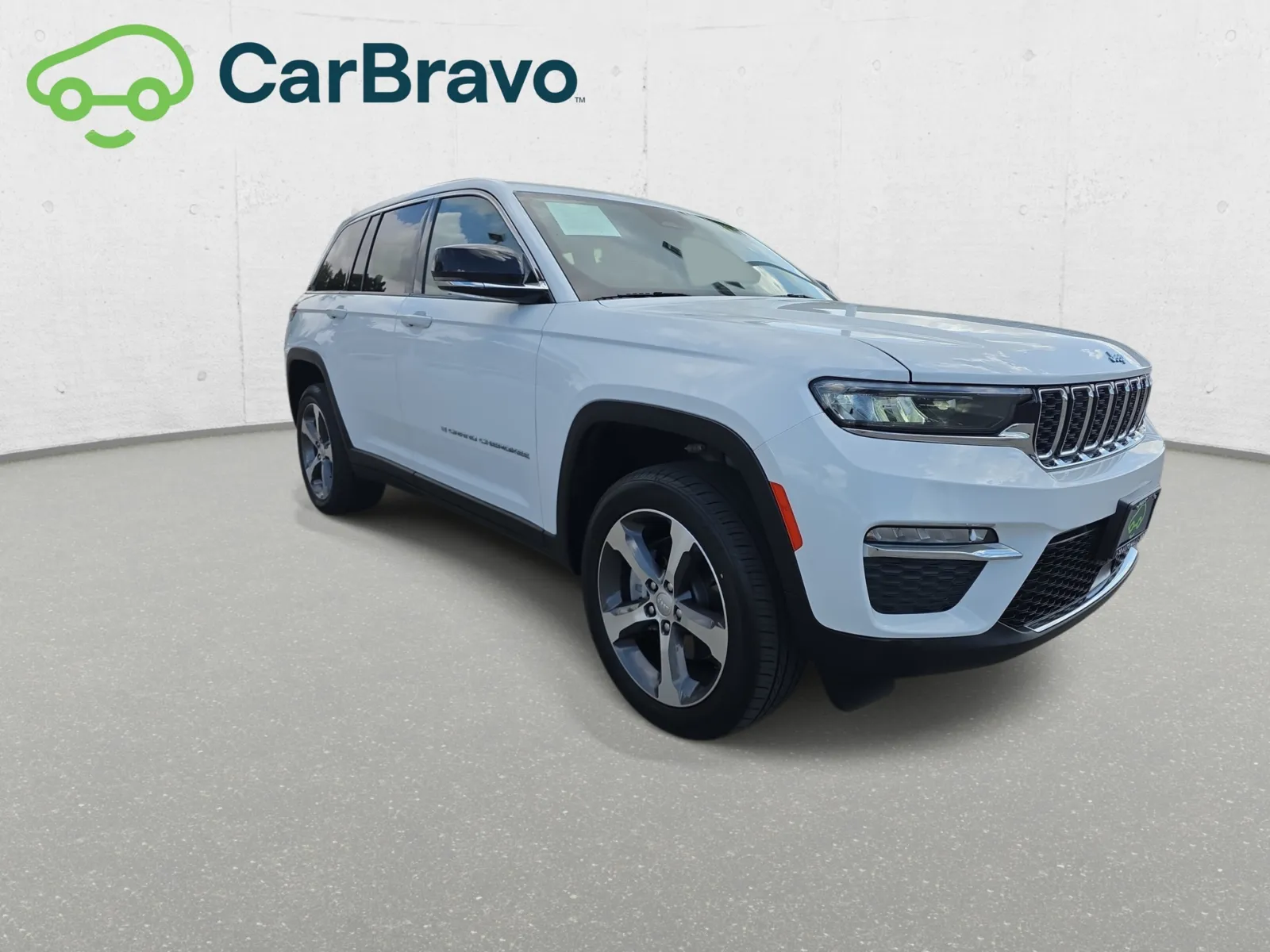 Jeep Grand Cherokee photo 40