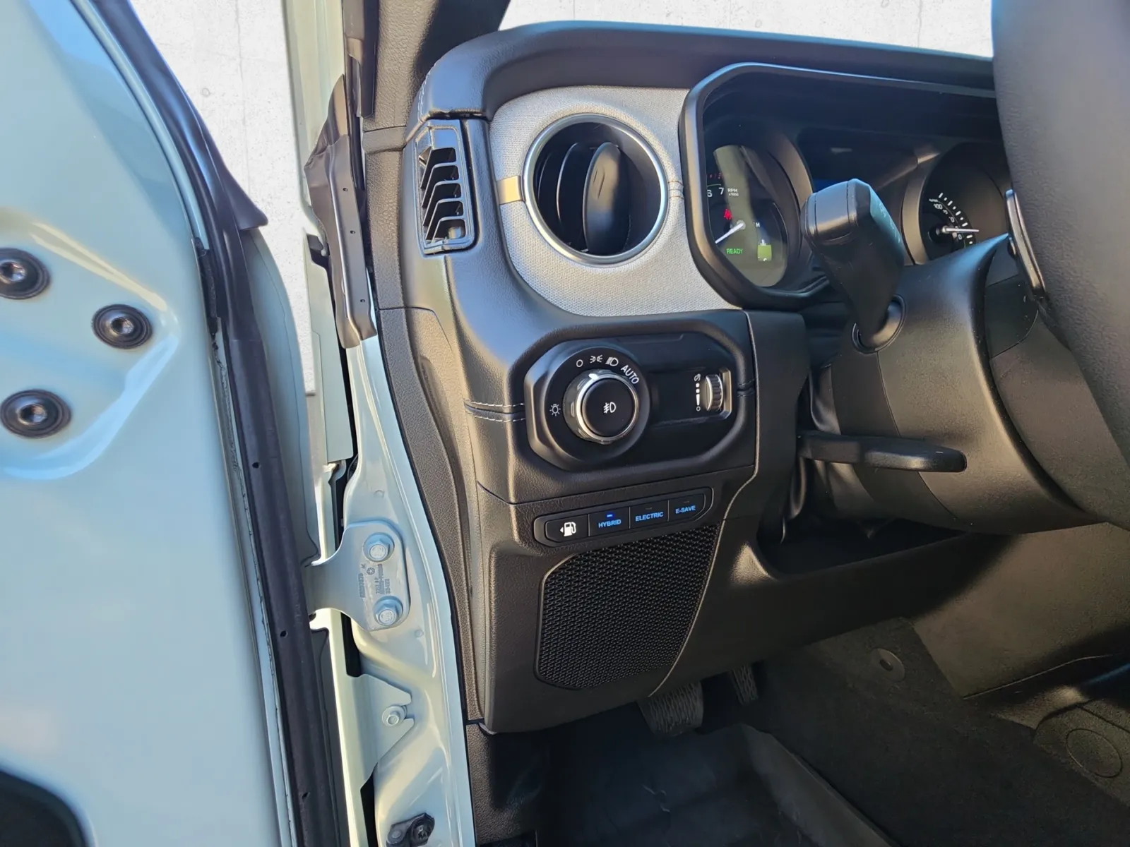 Jeep Wrangler photo 18