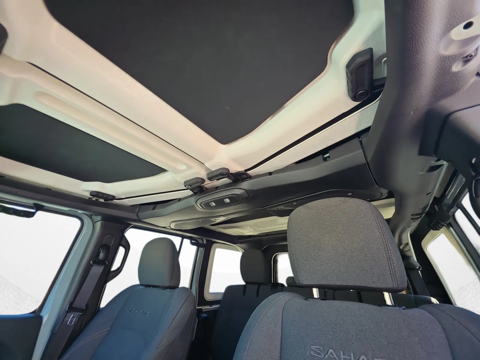 Jeep Wrangler photo 19