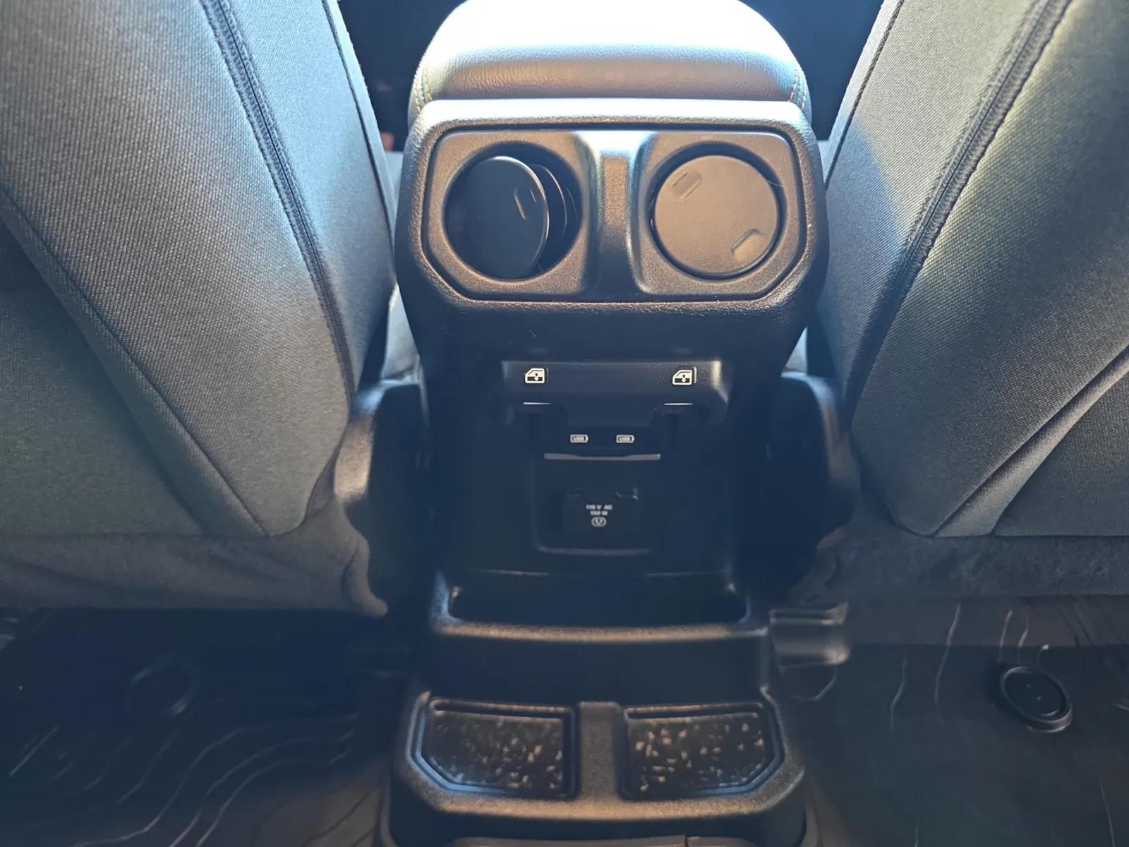 Jeep Wrangler photo 22