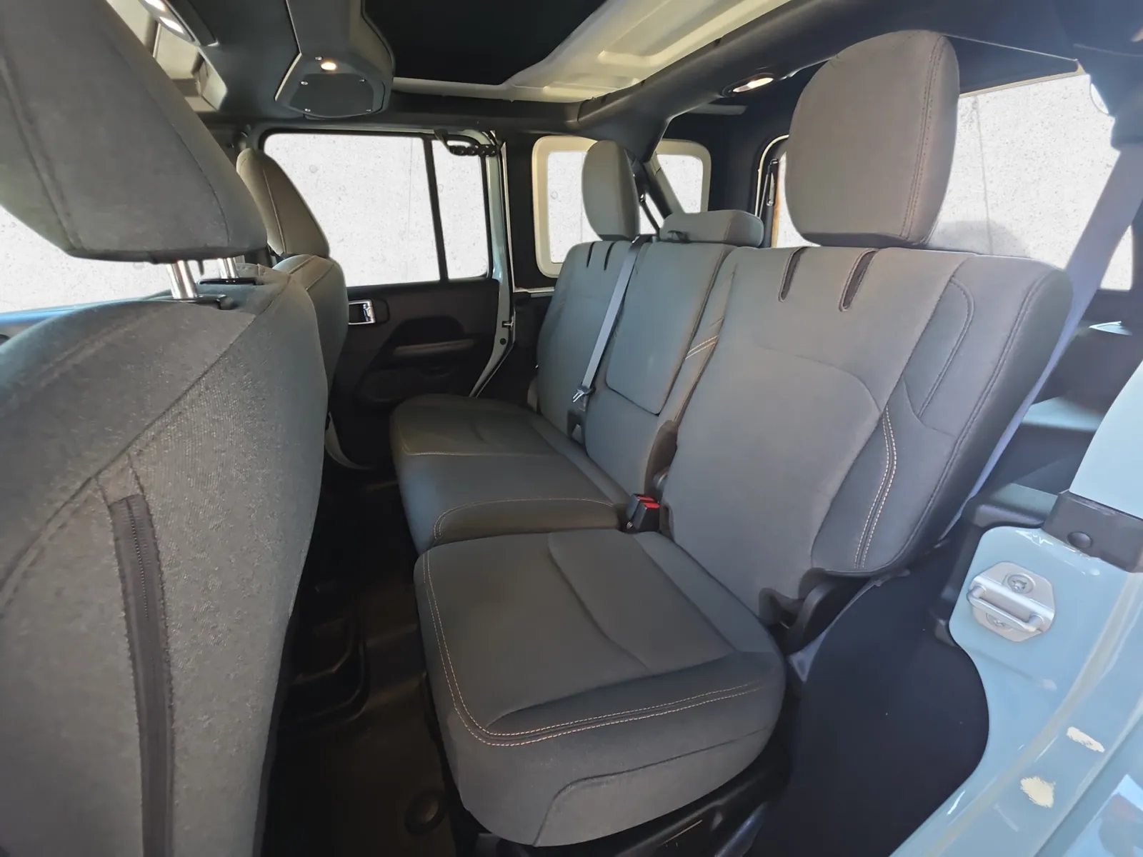 Jeep Wrangler photo 26