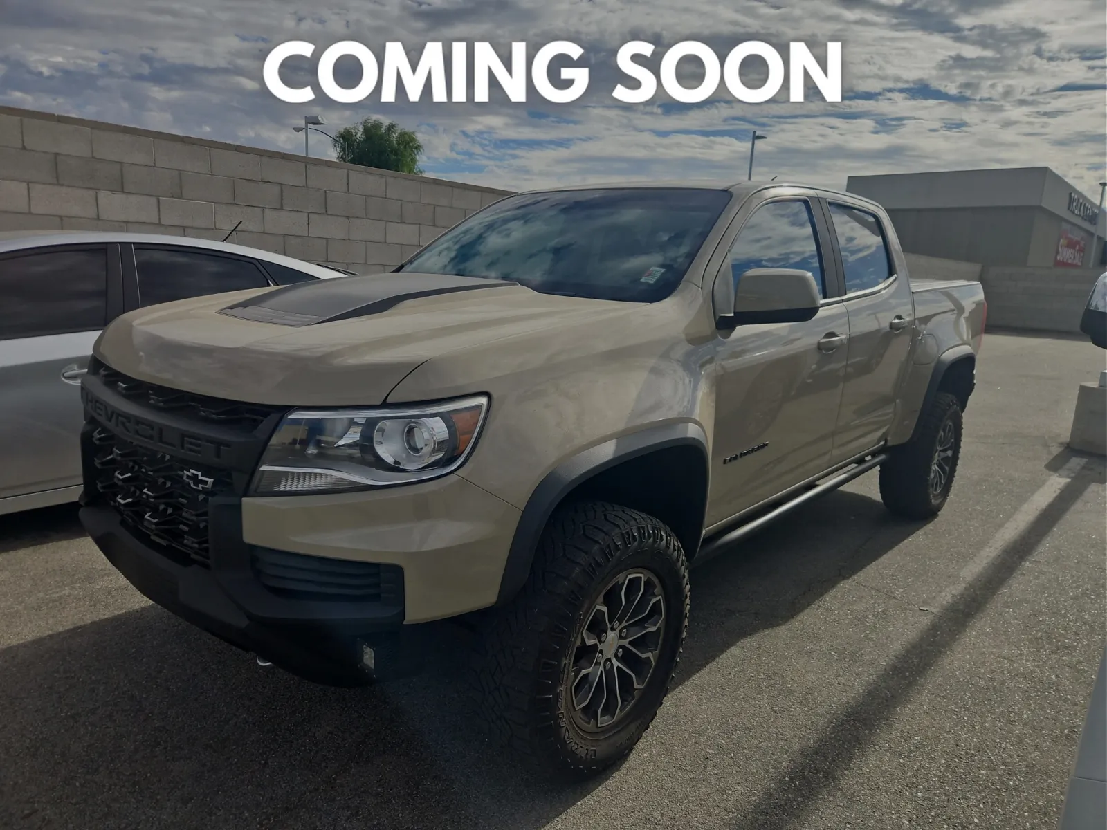 Beige 2022 Chevrolet Colorado 4WD ZR2 for sale in Indio, CA
