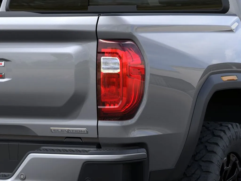 GMC Canyon photo 11