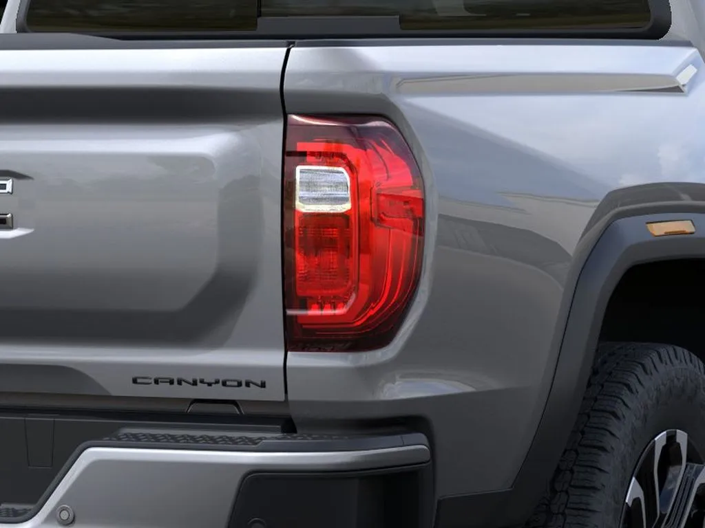 GMC Canyon photo 11