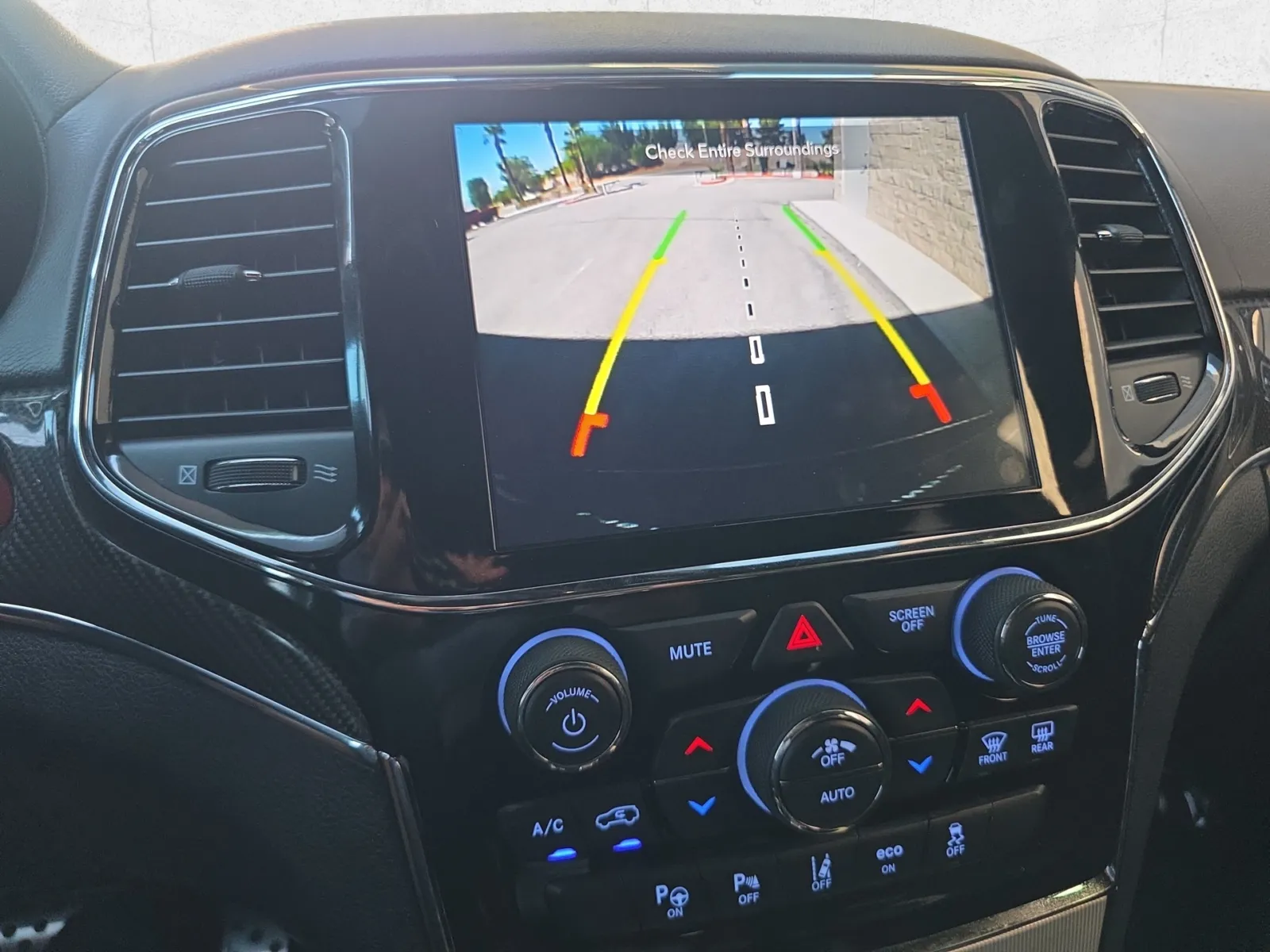 Jeep Grand Cherokee photo 15