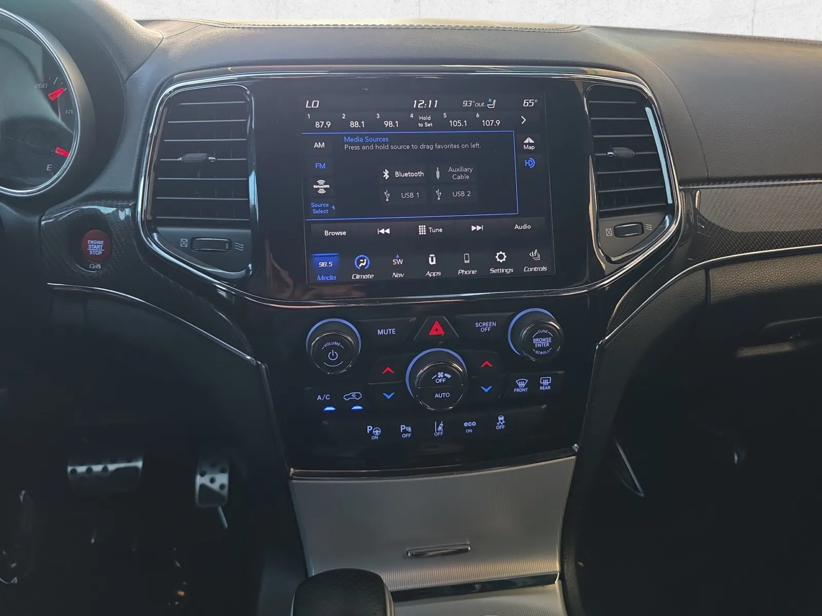 Jeep Grand Cherokee photo 13