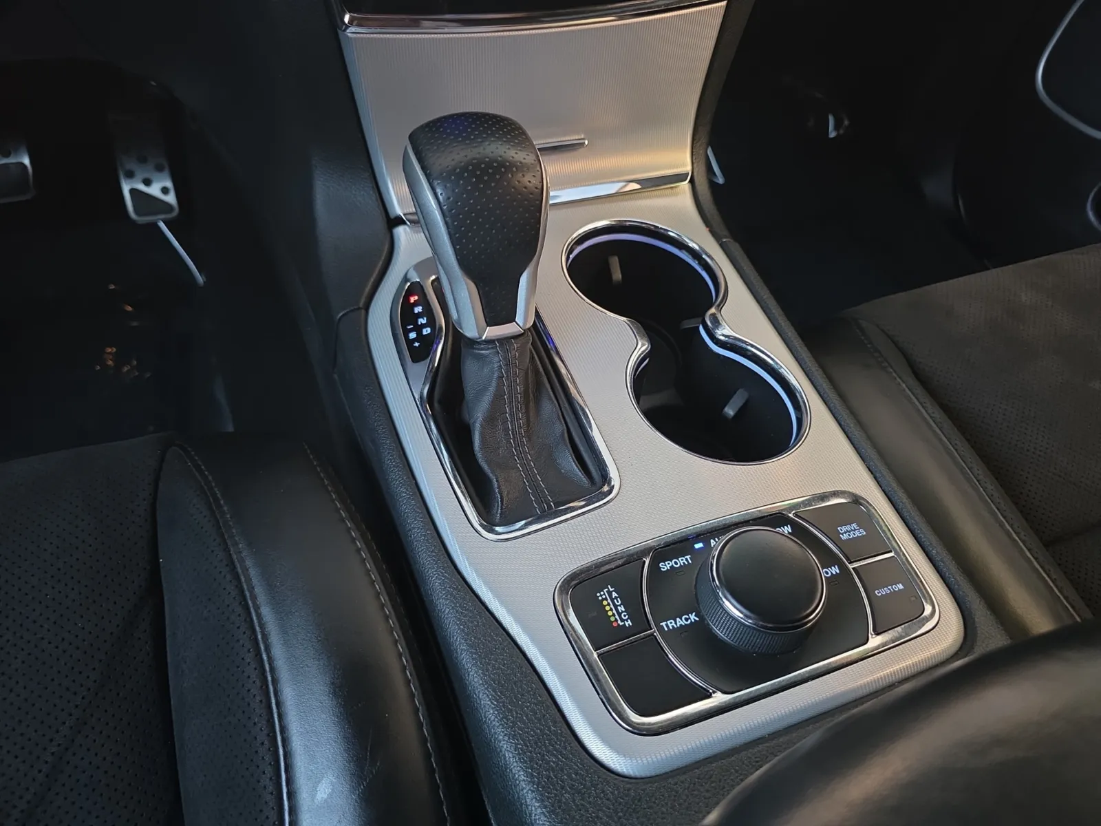 Jeep Grand Cherokee photo 16