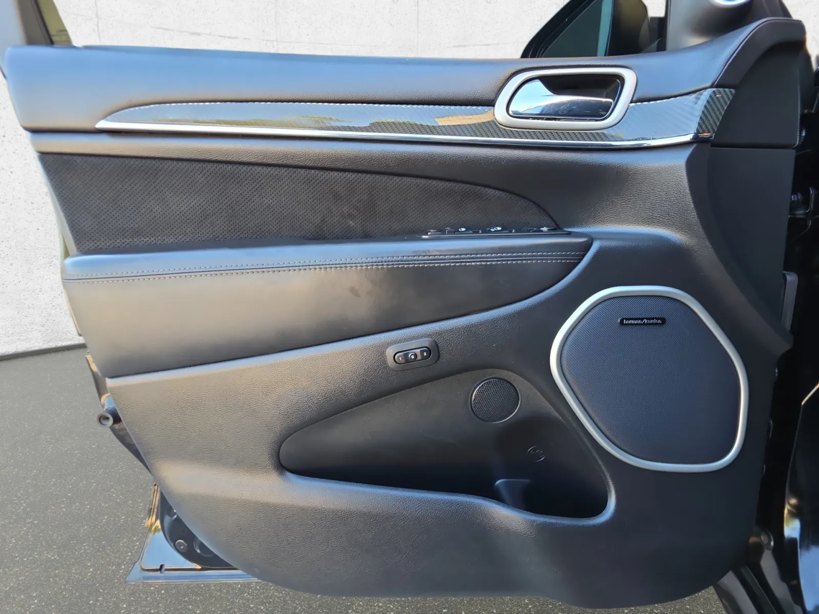 Jeep Grand Cherokee photo 23