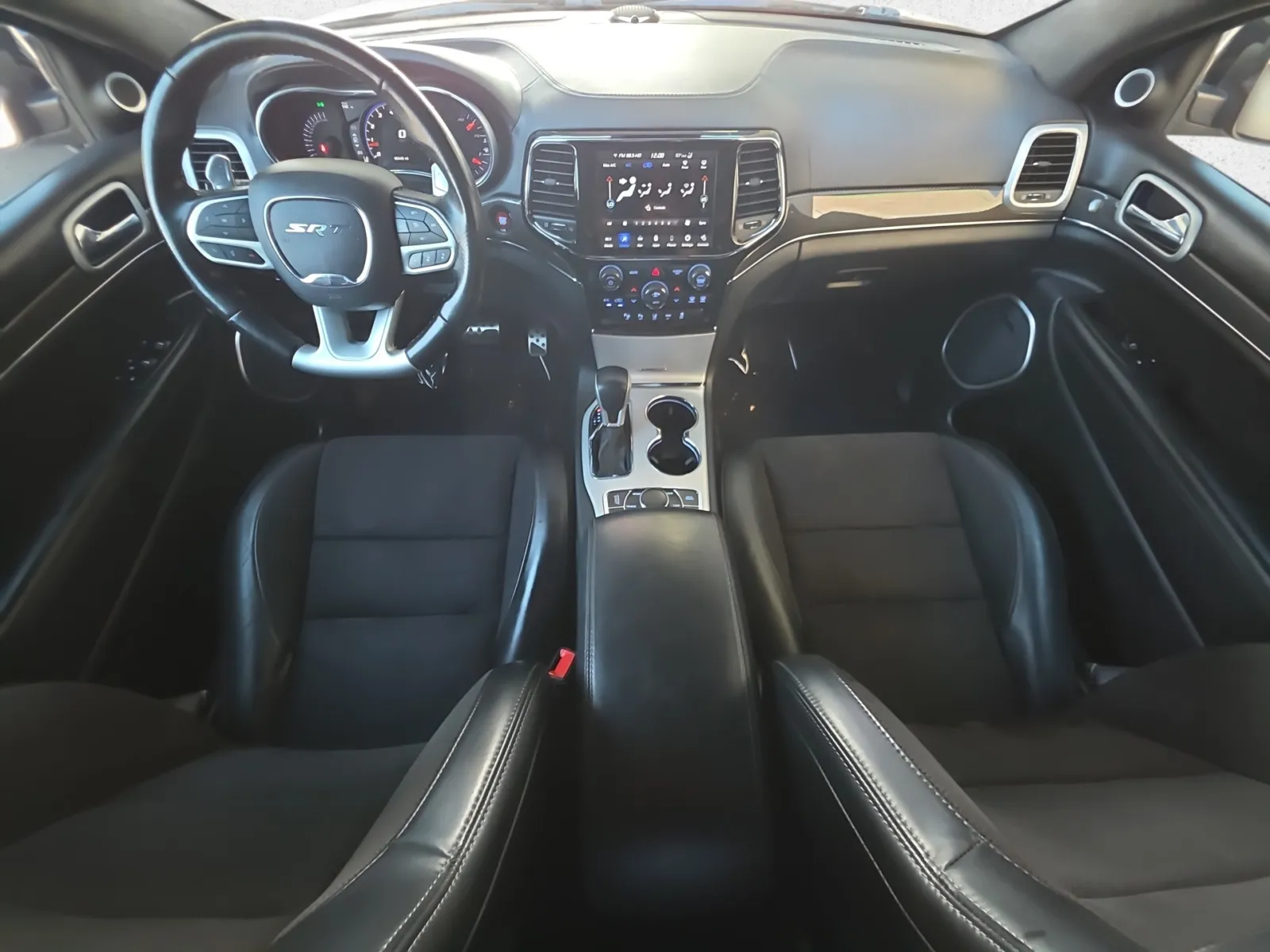 Jeep Grand Cherokee photo 21