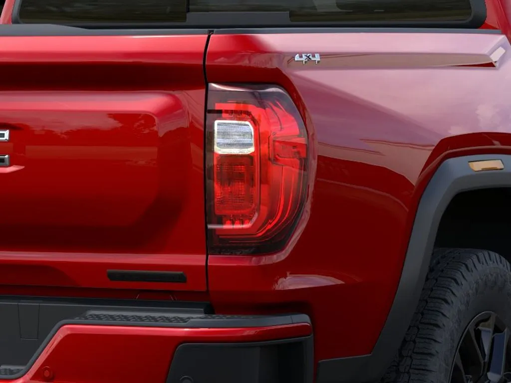 GMC Canyon photo 11