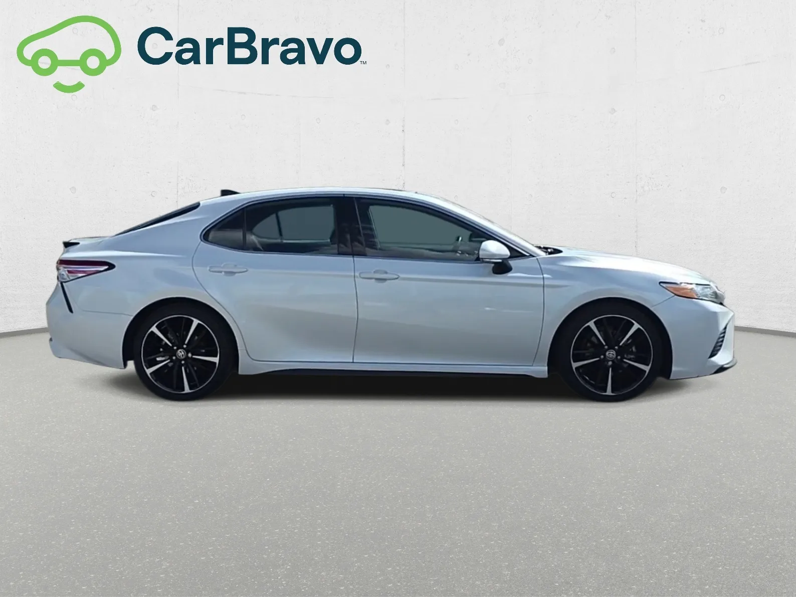 Toyota Camry photo 9