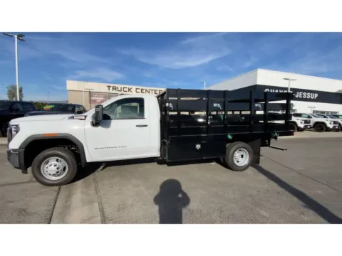 More photos of 2026 GMC Sierra at Chavez-Jessup GMC, CA