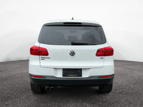 More photos of 2018 Volkswagen Tiguan Limited 2.0T at House of Cars Arizona: Phoenix, Scottsdale, Tempe, Mesa, AZ