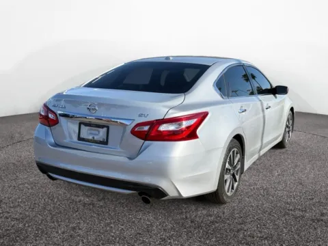 More photos of 2017 Nissan Altima 2.5 SV at House of Cars Arizona: Phoenix, Scottsdale, Tempe, Mesa, AZ