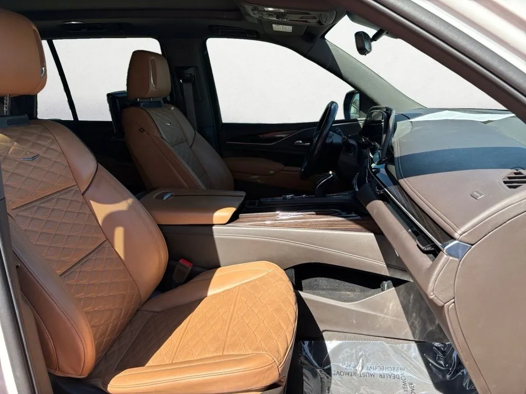 2022 Cadillac Escalade Sport - Photo 11