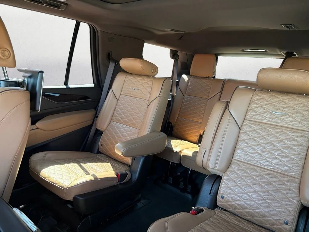 2022 Cadillac Escalade Sport - Photo 12