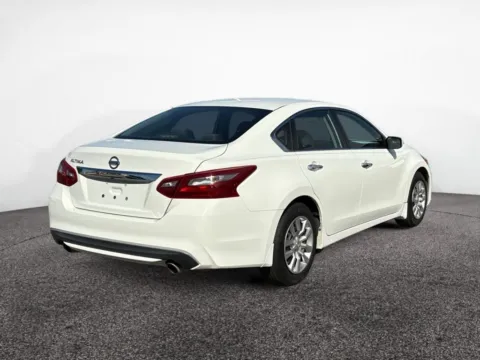 More photos of 2018 Nissan Altima 2.5 S at House of Cars Arizona: Phoenix, Scottsdale, Tempe, Mesa, AZ