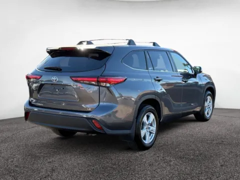 More photos of 2023 Toyota Highlander L at House of Cars Arizona: Phoenix, Scottsdale, Tempe, Mesa, AZ