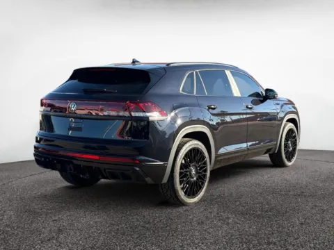 More photos of 2024 Volkswagen Atlas Cross Sport 2.0T SEL R-Line at House of Cars Arizona: Phoenix, Scottsdale, Tempe, Mesa, AZ