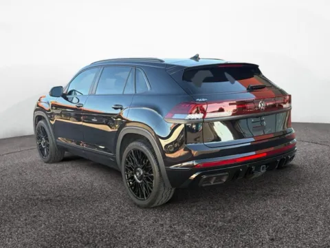 Another view of 2024 Volkswagen Atlas Cross Sport 2.0T SEL R-Line for sale in Scottsdale, AZ at House of Cars Arizona: Phoenix, Scottsdale, Tempe, Mesa