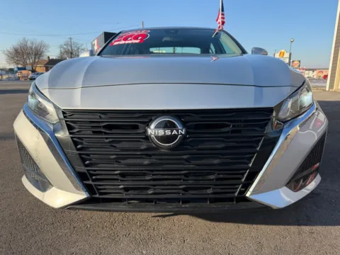 Another view of 2023 NISSAN ALTIMA 2.5 SL for sale in Crown Point, IN at Ride Time Auto Finance Crown Point