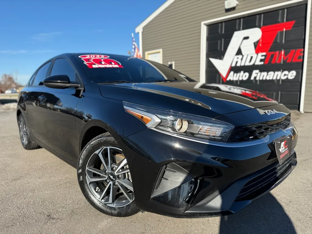 2022 Kia FORTE LXS's photo