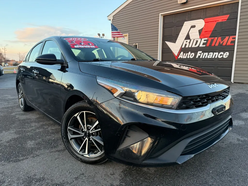 2022 Kia Forte LXS's photo