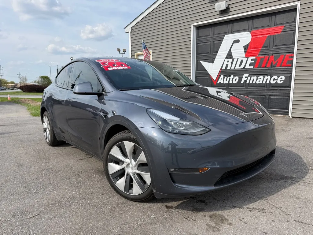 2023 Tesla Model Y Long Range Dual Motor All-Wheel Drive's photo