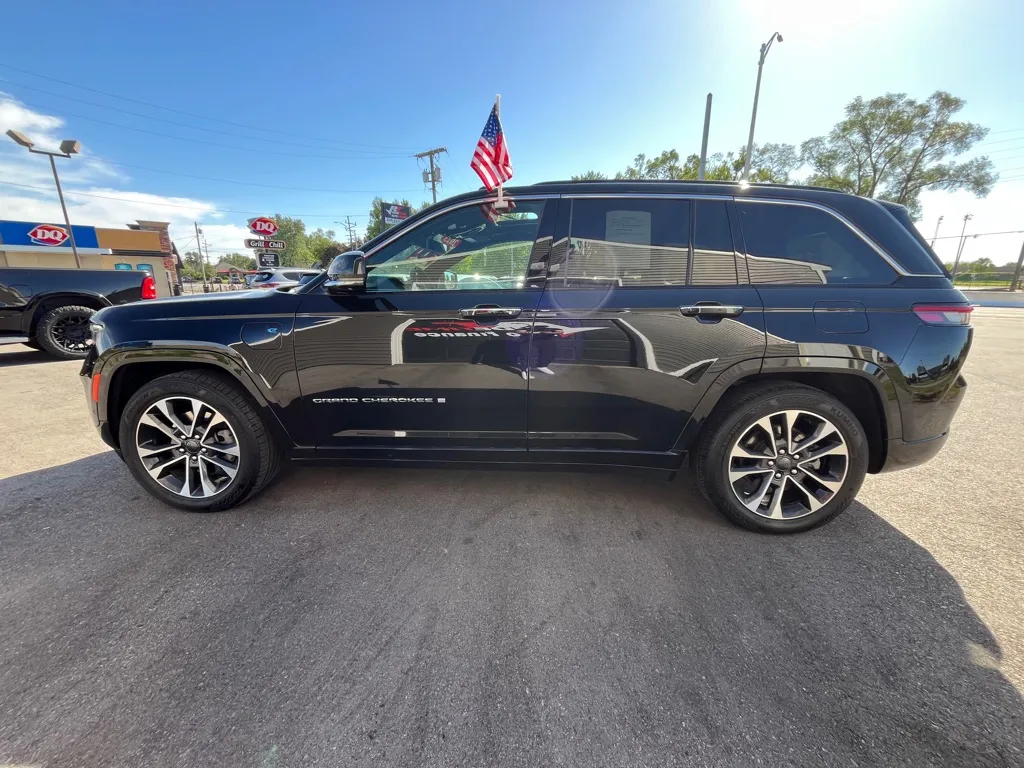 2023 Jeep Grand Cherokee Overland 4xe - Photo 7