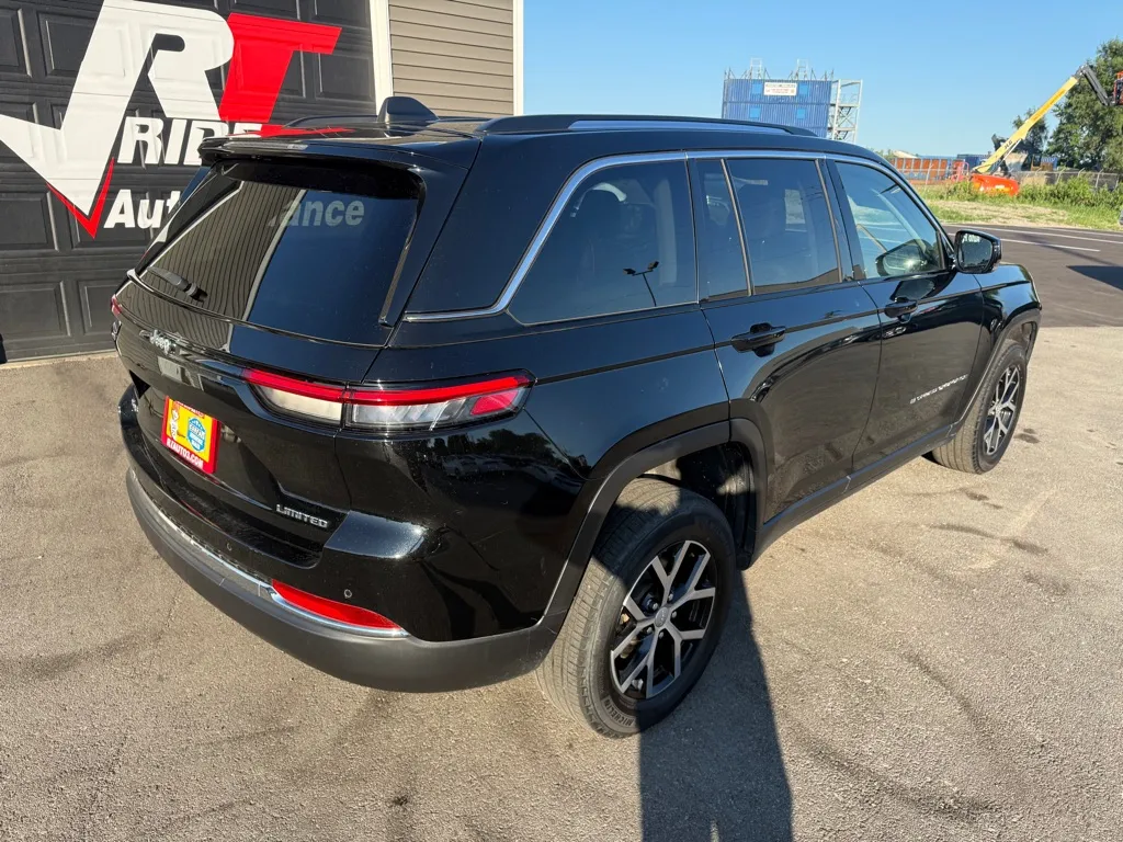 2023 Jeep Grand Cherokee Limited - Photo 13