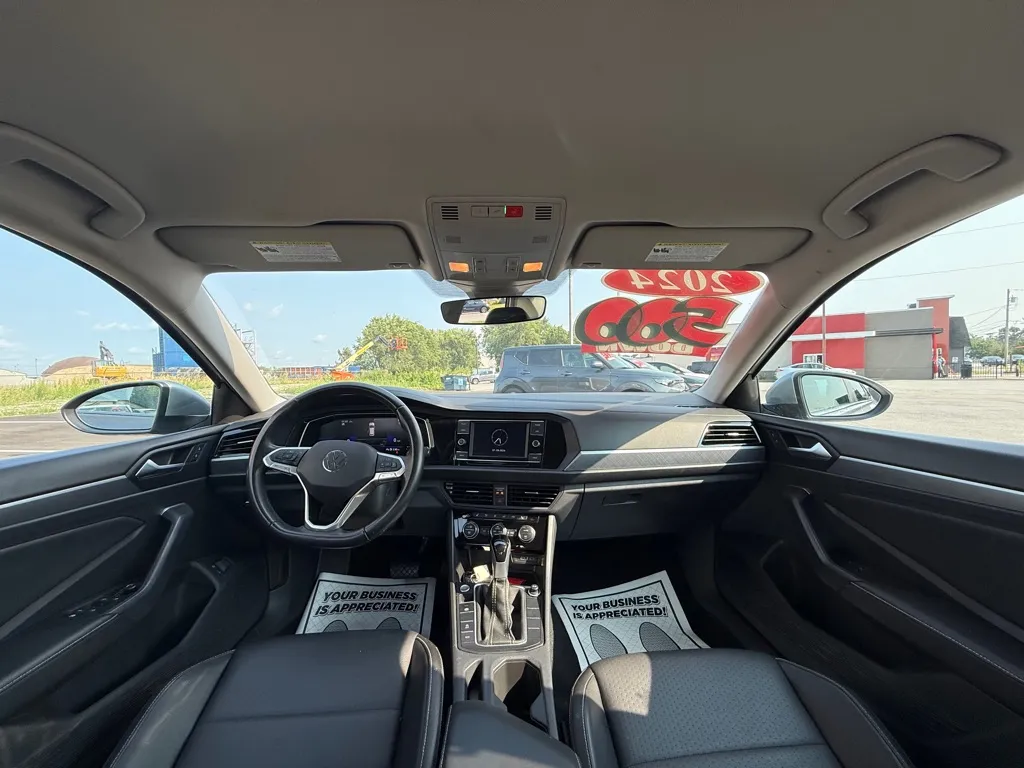 2024 Volkswagen Jetta SE - Photo 19