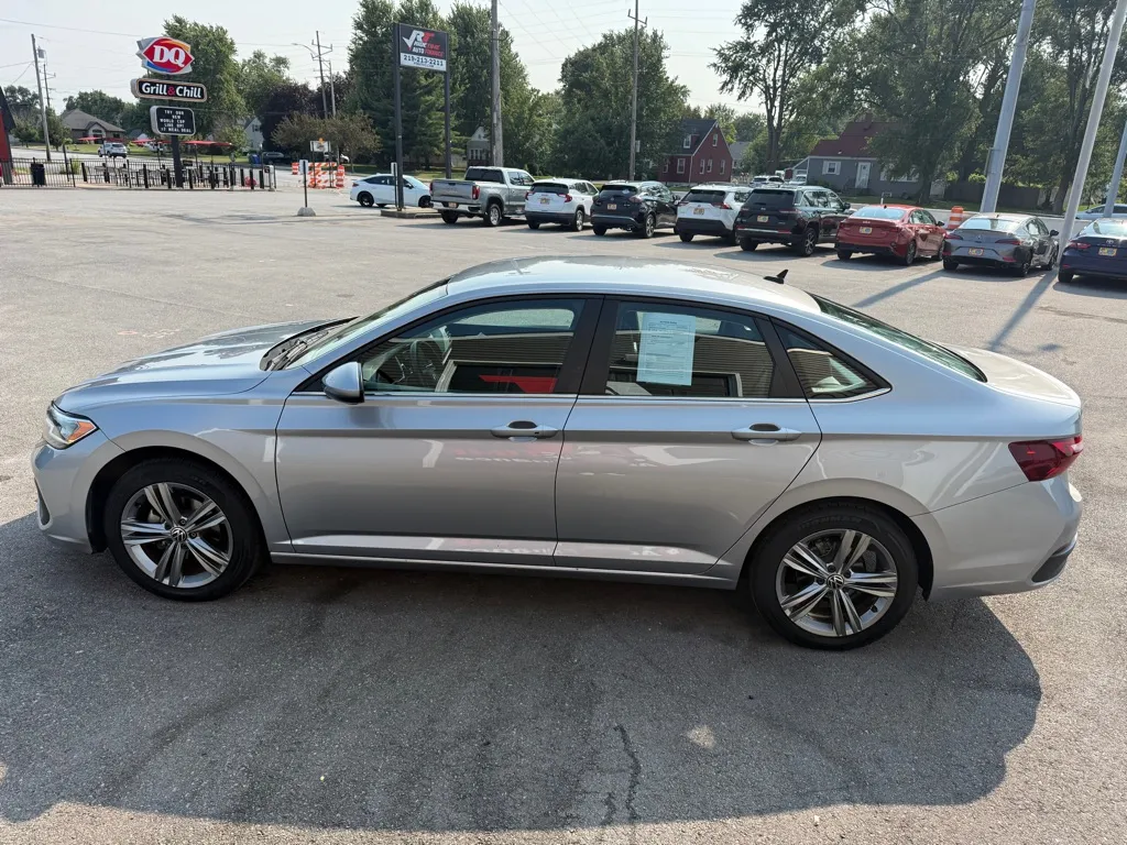 2024 Volkswagen Jetta SE - Photo 7