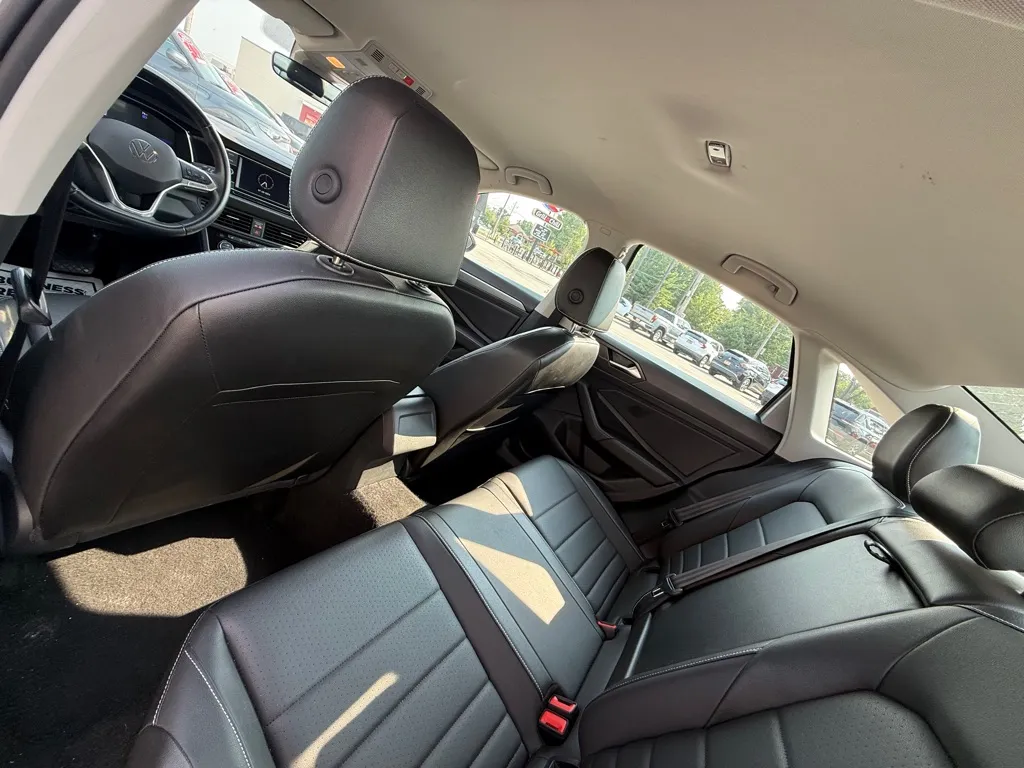 2024 Volkswagen Jetta SE - Photo 18