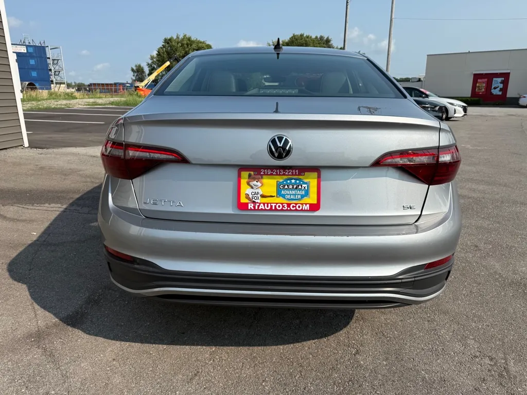 2024 Volkswagen Jetta SE - Photo 10