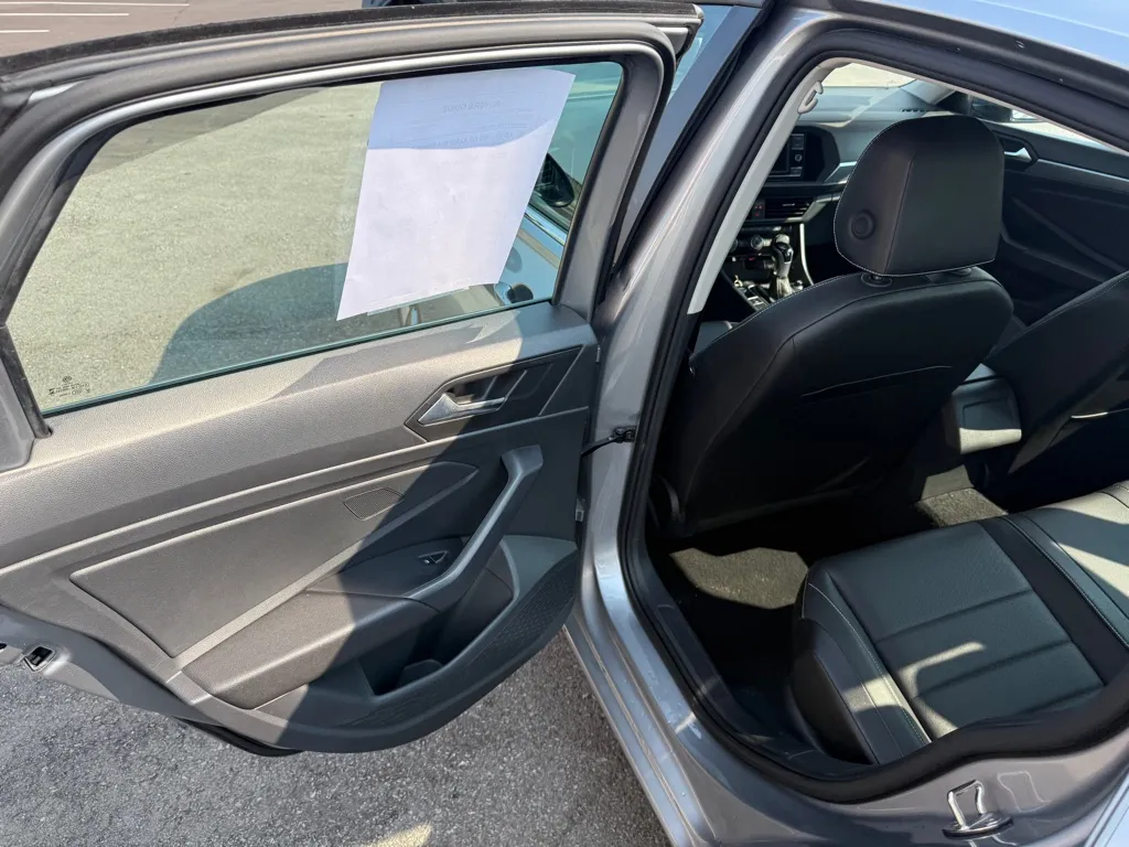 2024 Volkswagen Jetta SE - Photo 17