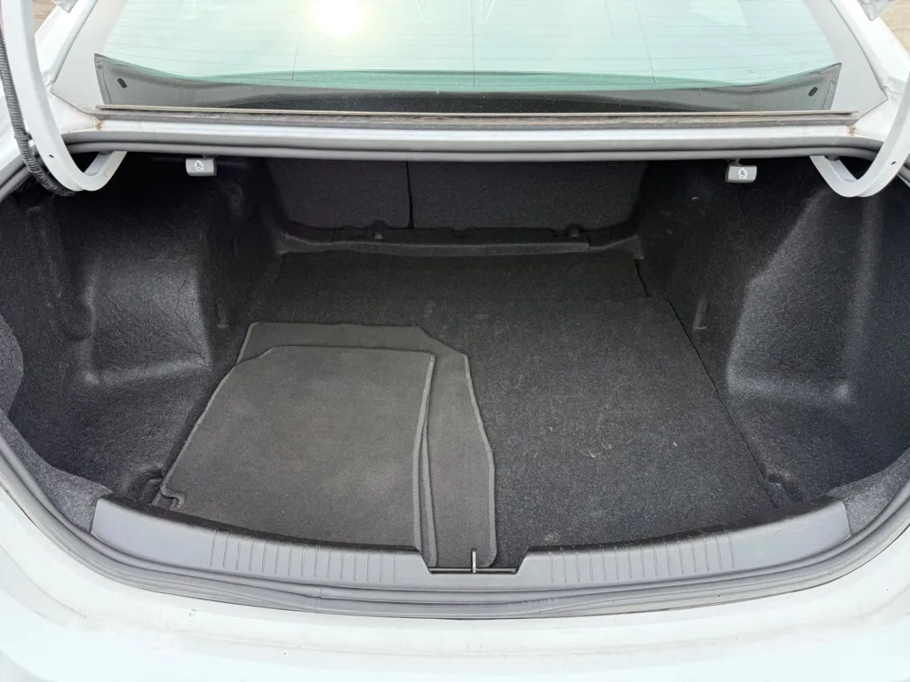 2025 Chevrolet Malibu 1LT - Photo 16
