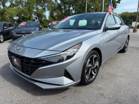 More photos of 2023 HYUNDAI ELANTRA SEL at Ride Time Auto Finance Crown Point, IN