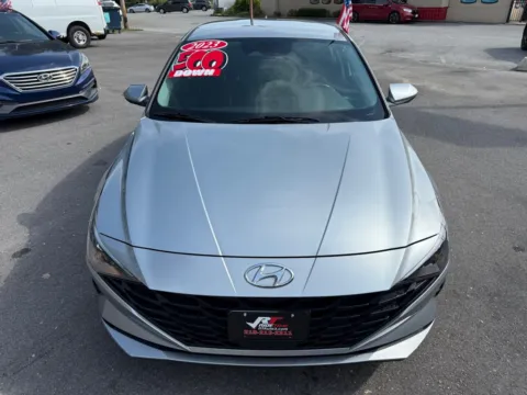 More photos of 2023 HYUNDAI ELANTRA SEL at Ride Time Auto Finance Crown Point, IN