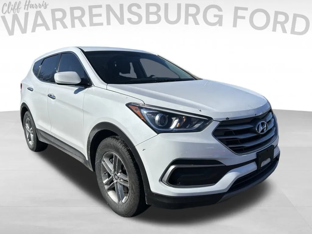 White 2018 Hyundai Santa Fe Sport 2.4 Base for sale in Warrensburg, MO