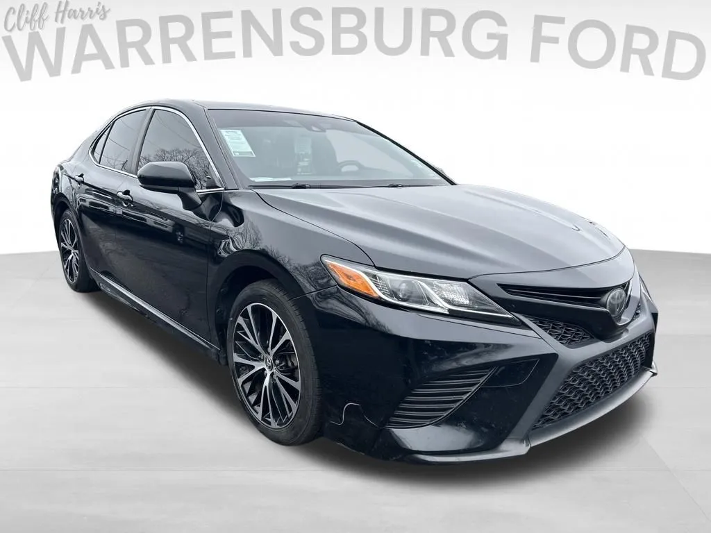 Black 2018 Toyota Camry L for sale in Warrensburg, MO
