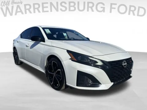 White 2023 Nissan Altima 2.5 SR for sale in Warrensburg, MO