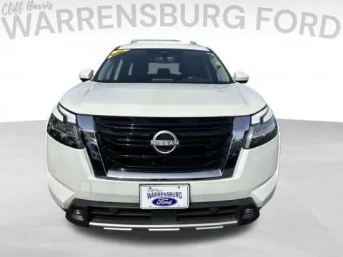 Photos of 2022 Nissan Pathfinder SL for sale in Warrensburg, MO at Warrensburg Ford