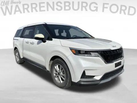 White 2023 Kia Carnival LX for sale in Warrensburg, MO