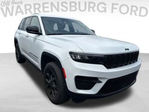 White 2025 Jeep Grand Cherokee Altitude for sale in Warrensburg, MO